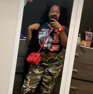 Meet your Posher, Rayven